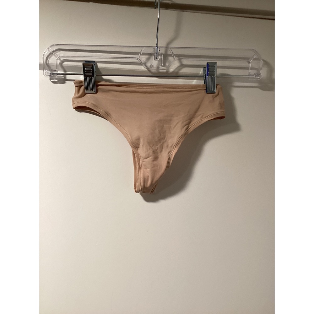 Skims Fits Everybody Thong Sand Nude Seamless Underwear XXS TTP EECH